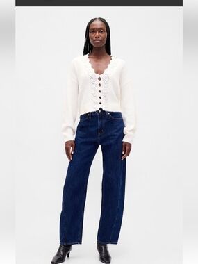 GAP Cream Scalloped V‑Neck Button Cardigan
